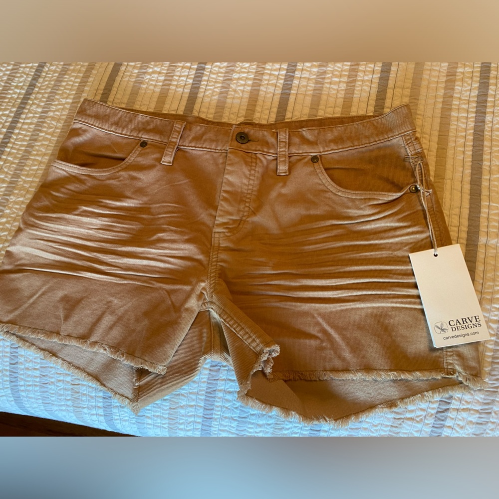 BRAND NEW Carve Designs corduroy Womens shorts!